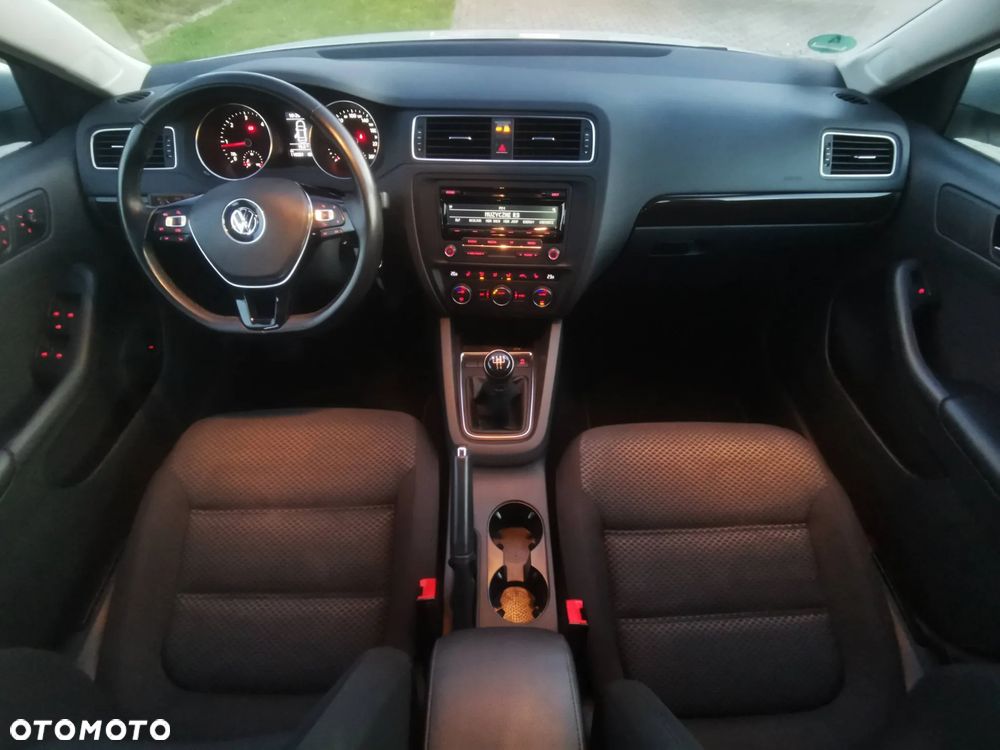 Volkswagen Jetta 2.0 TDI BlueMotion Technologie - 8