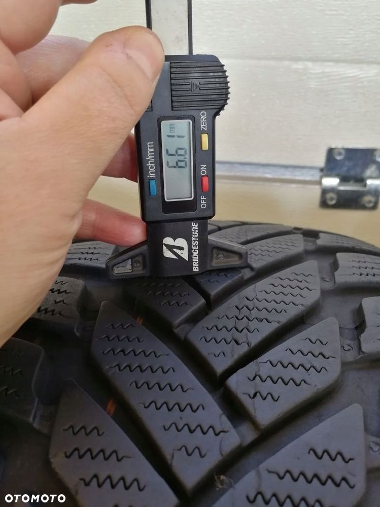 Opony zimowe 235/65 R 18 Dunlop Grandtrek WT M3 - 3