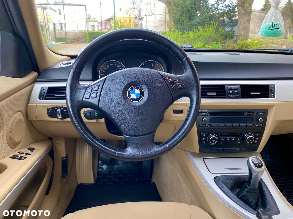 BMW Seria 3 320d - 30