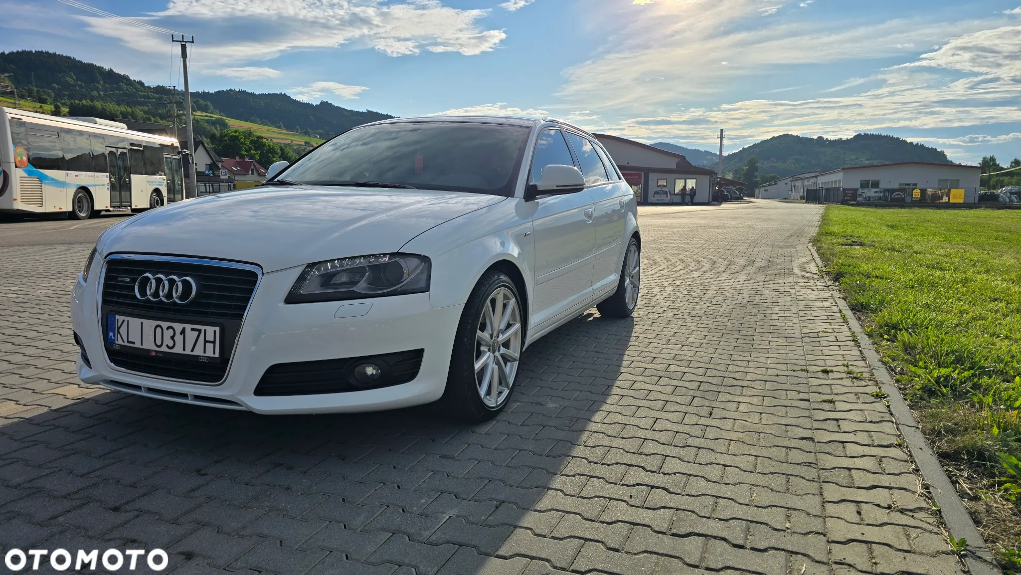 Audi A3 2.0 TDI Sportback DPF quattro S line Sportpaket plus - 4