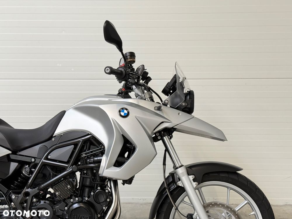BMW F - 11