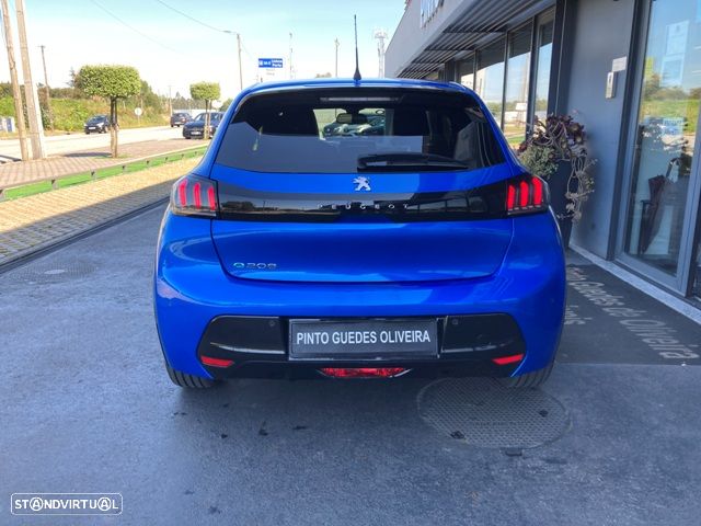 Peugeot e-208 Allure - 9
