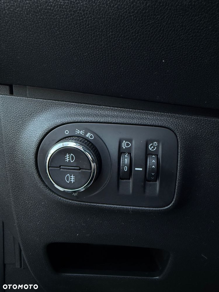 Opel Corsa 1.4 Cosmo - 13