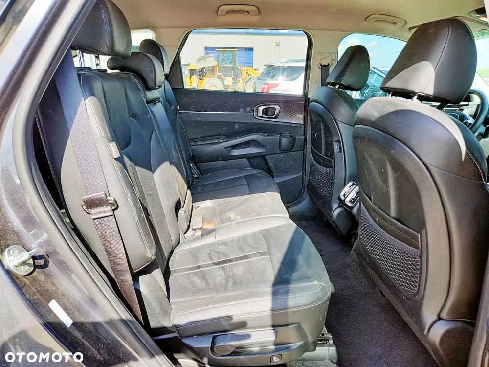 Kia Sorento - 11