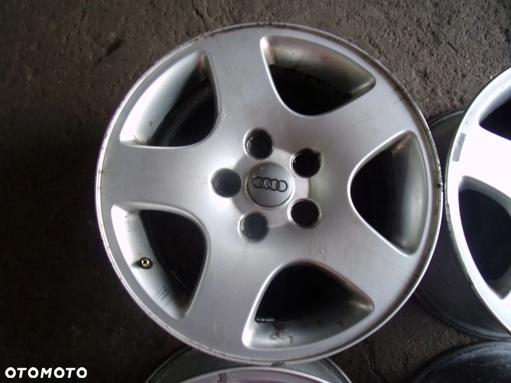 Alufelgi felga aluminiowa Audi 16" 5 x 112 7Jx16H2 ET45 - 7