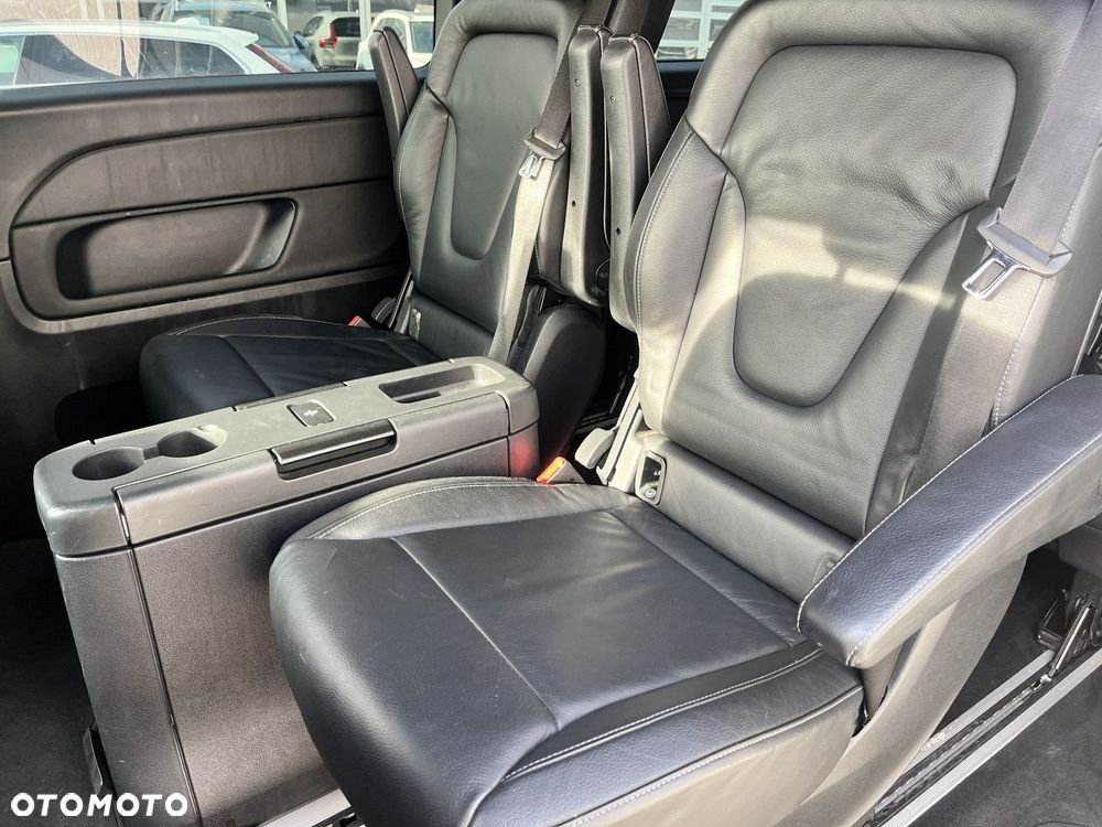 Mercedes-Benz Klasa V - 19