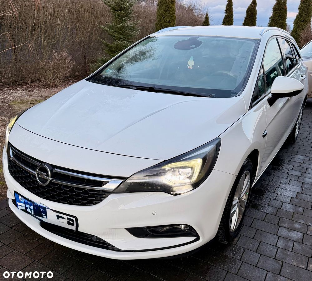 Opel Astra 1.6 CDTI Dynamic - 2