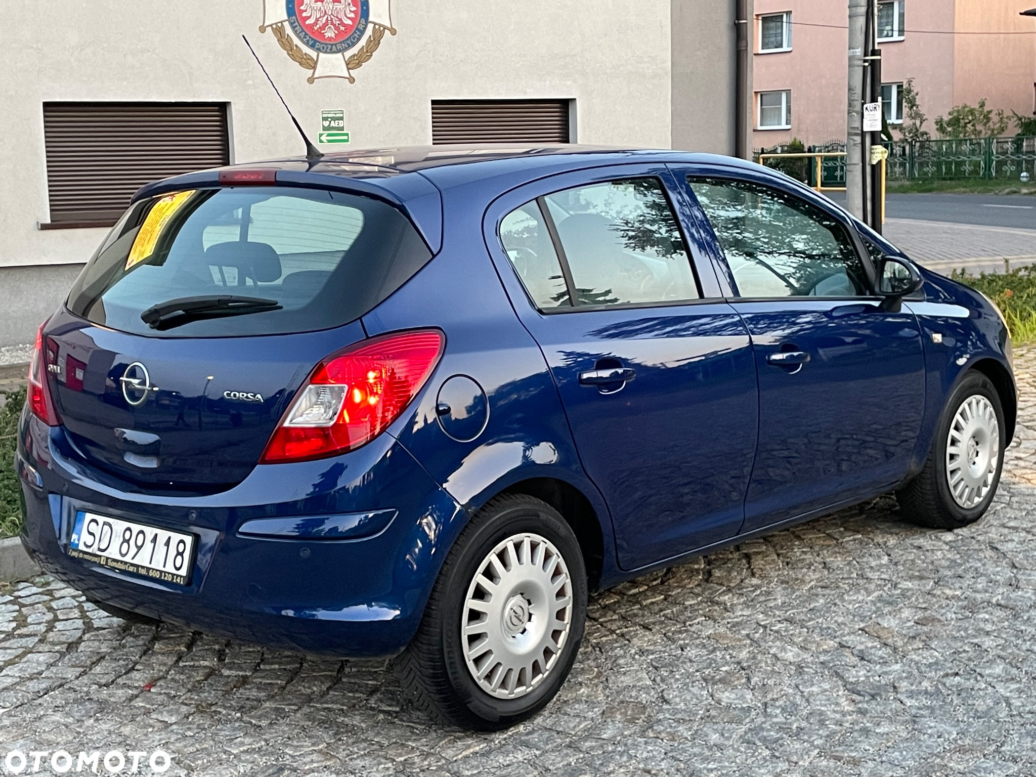 Opel Corsa 1.2 16V Cosmo - 3
