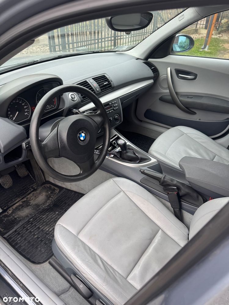 BMW Seria 1 120d - 8
