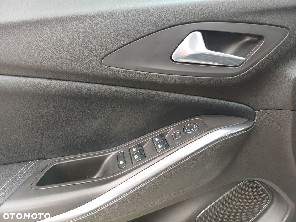 Opel Grandland X 1.6 T Elite S&S - 22