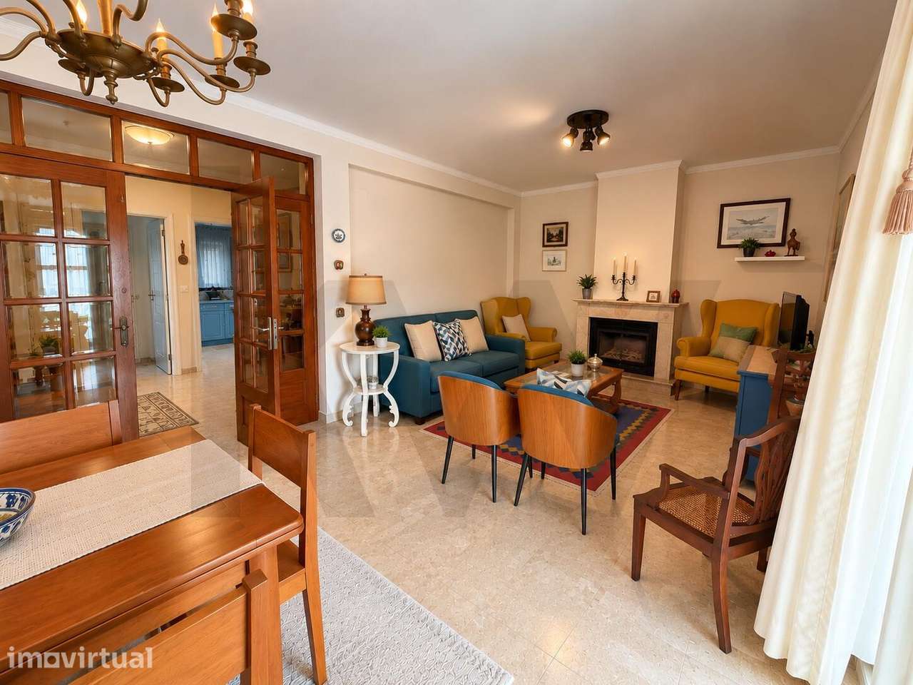 Moradia T4 com jardim, terraços e garagem no centro de Tomar - Grande imagem: 4/45
