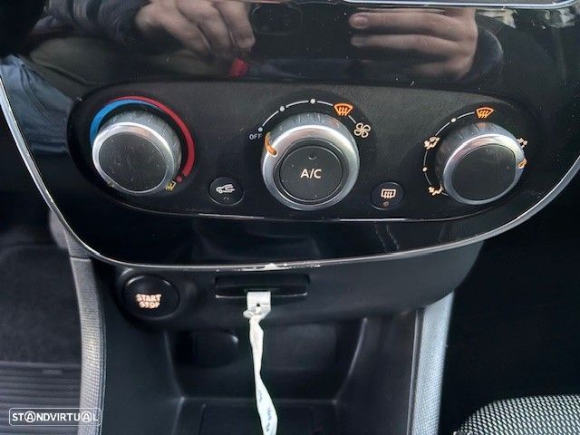 Renault Clio Sport Tourer dCi 75 Expression - 8