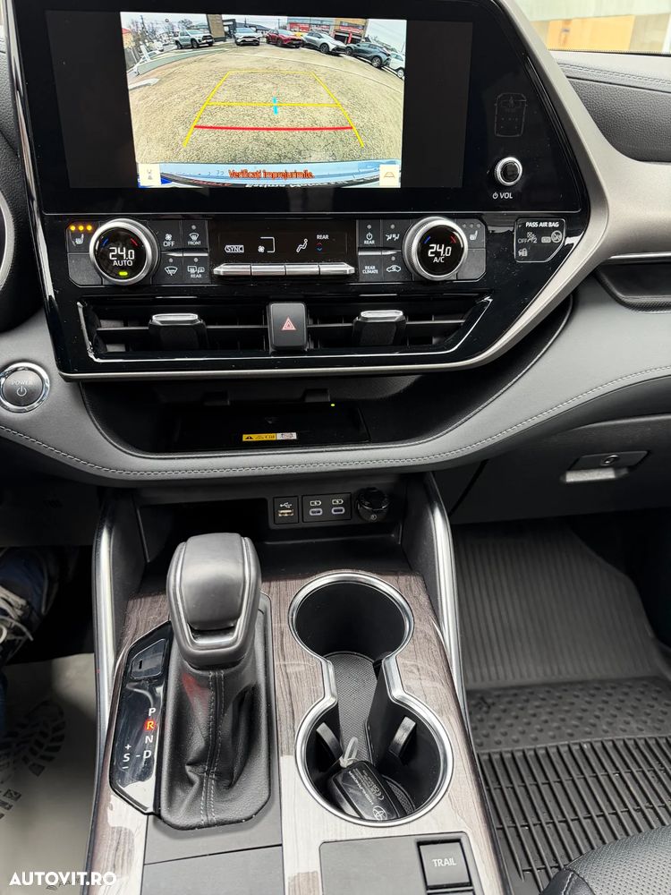 Toyota Highlander 2.5 L Hybrid Dynamic Force 248CP Exclusive Metallic - 12