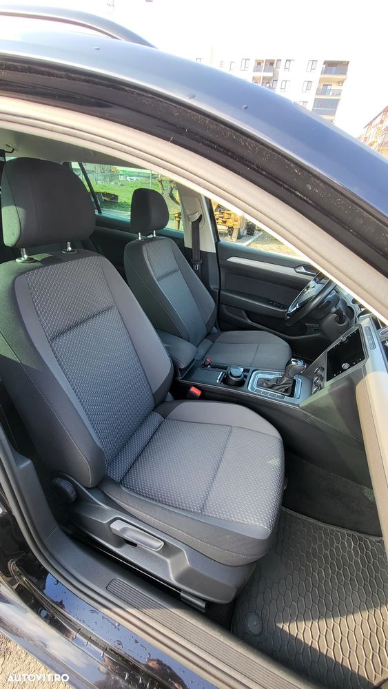 Volkswagen Passat 2.0 TDI SCR DSG Comfortline - 13