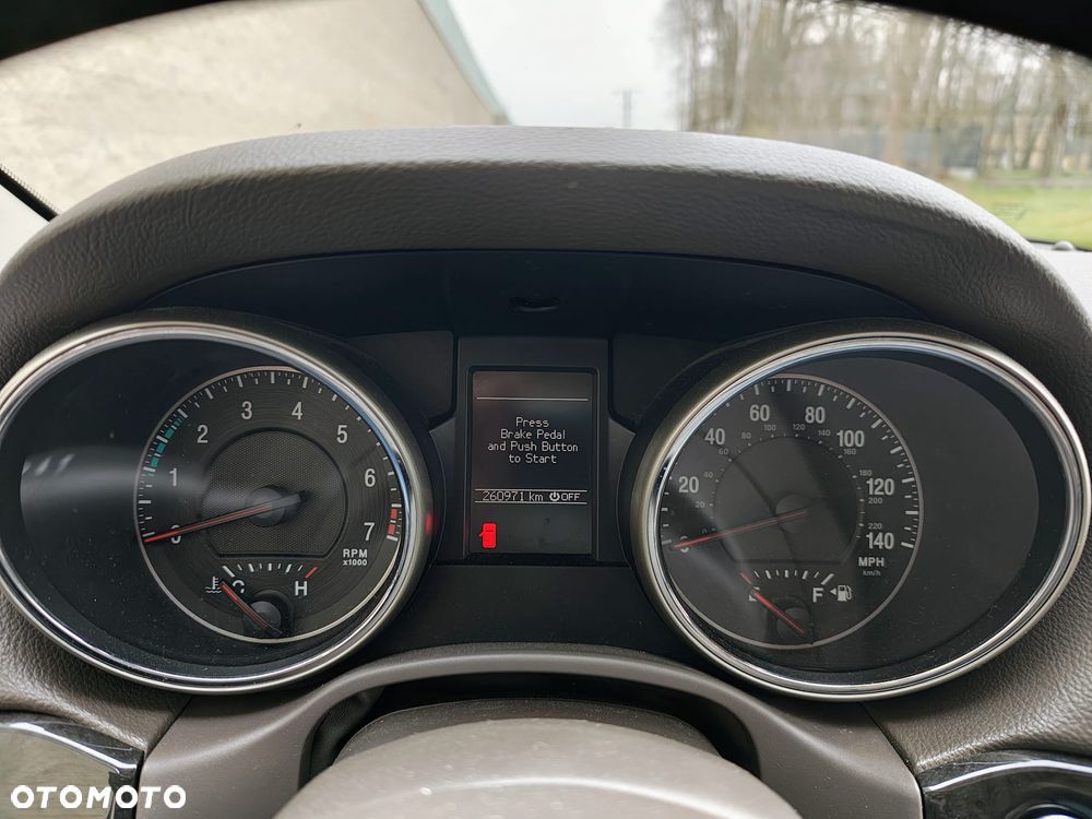 Jeep Grand Cherokee - 16