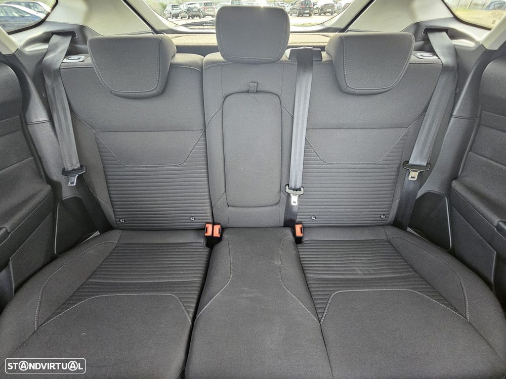 Ford Focus 1.5 TDCi EcoBlue Titanium - 23