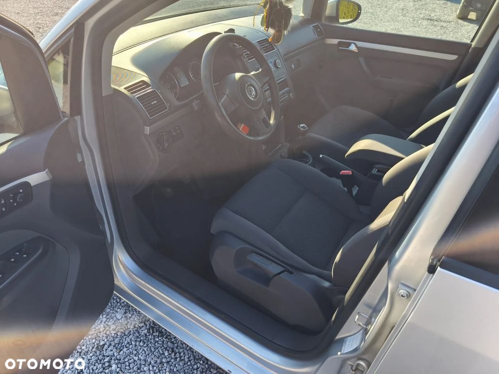 Volkswagen Touran - 9
