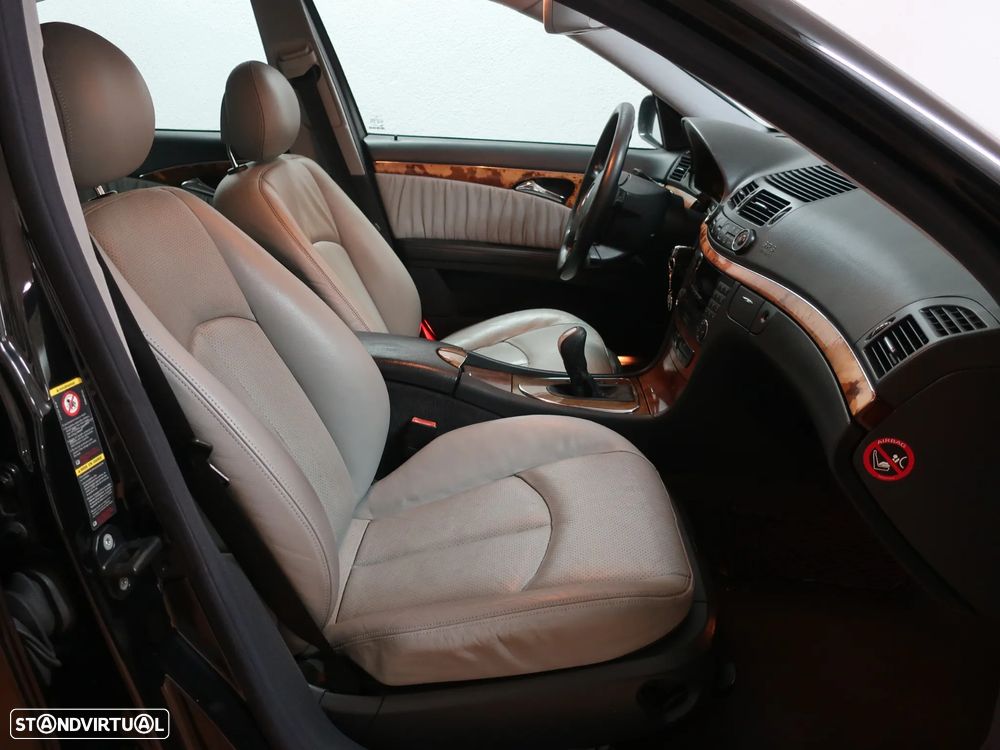 Mercedes-Benz E 220 CDI Auto Elegance - 22