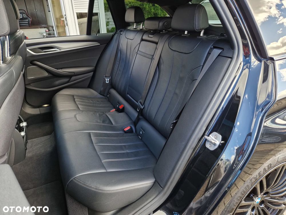 BMW Seria 5 530d Touring Sport Line - 17