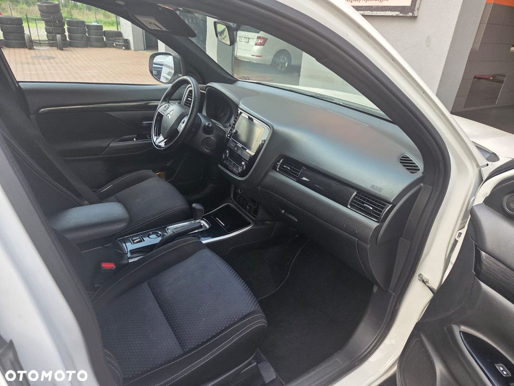 Mitsubishi Outlander - 9