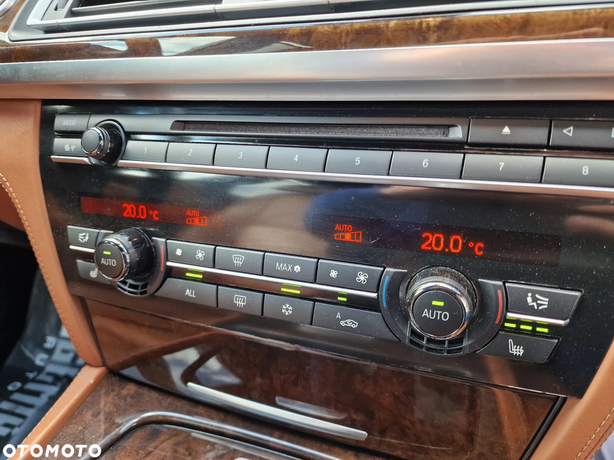 BMW Seria 7 740d xDrive - 29