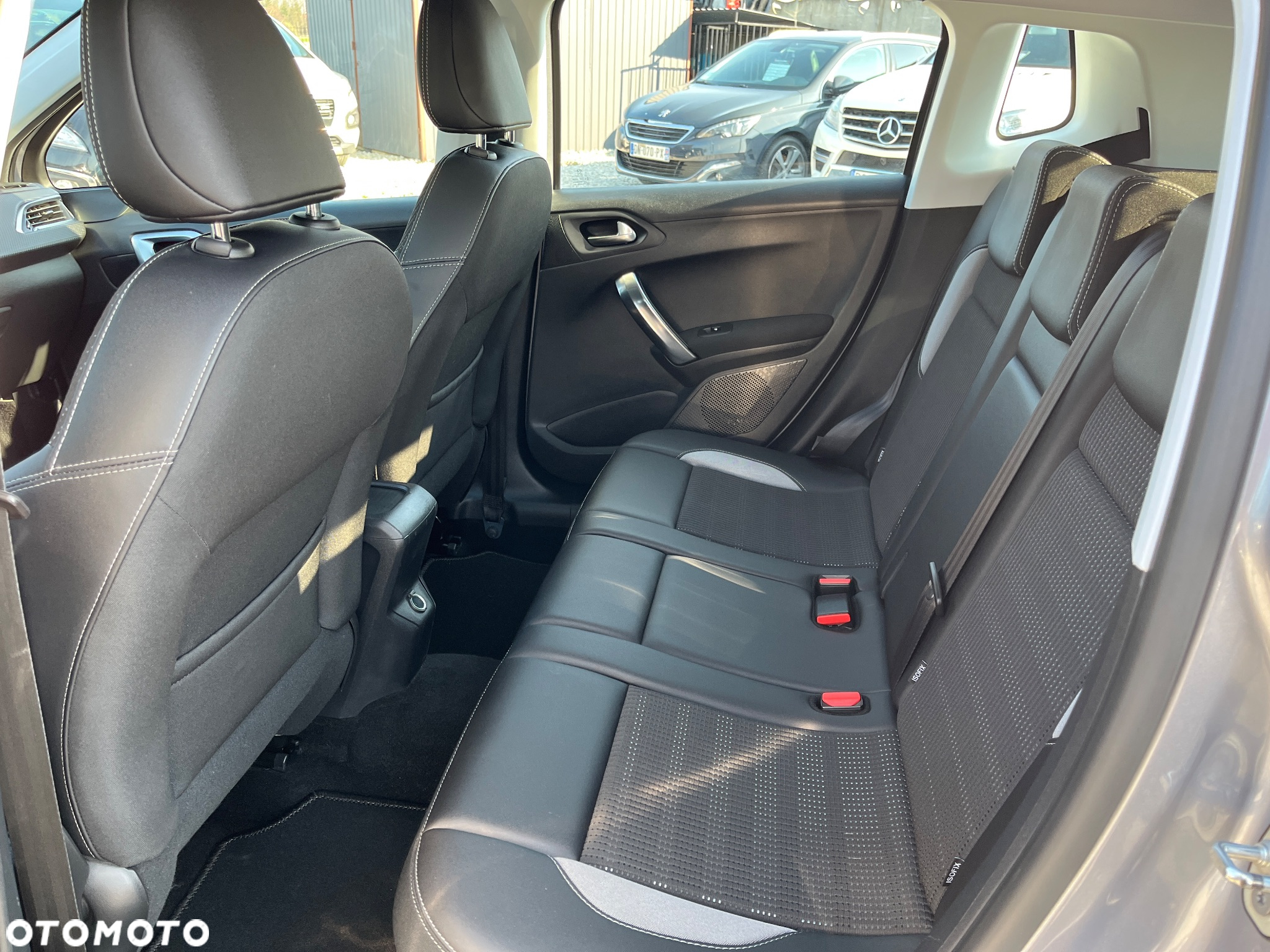 Peugeot 2008 1.2 Pure Tech Active S&S EAT6 - 19