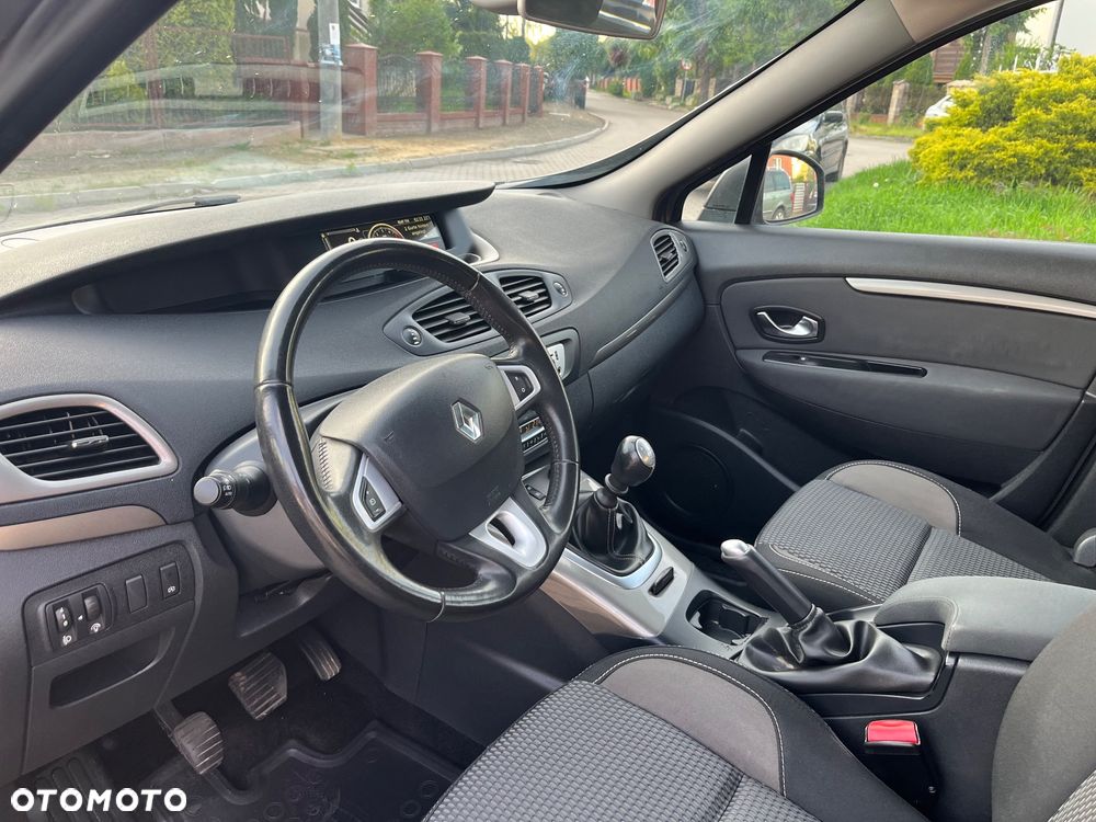 Renault Scenic dCi 110 Xmod Paris - 9