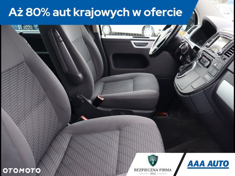 Volkswagen Multivan - 10