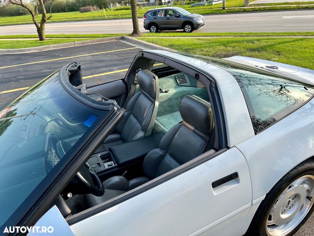 Chevrolet Corvette - 17