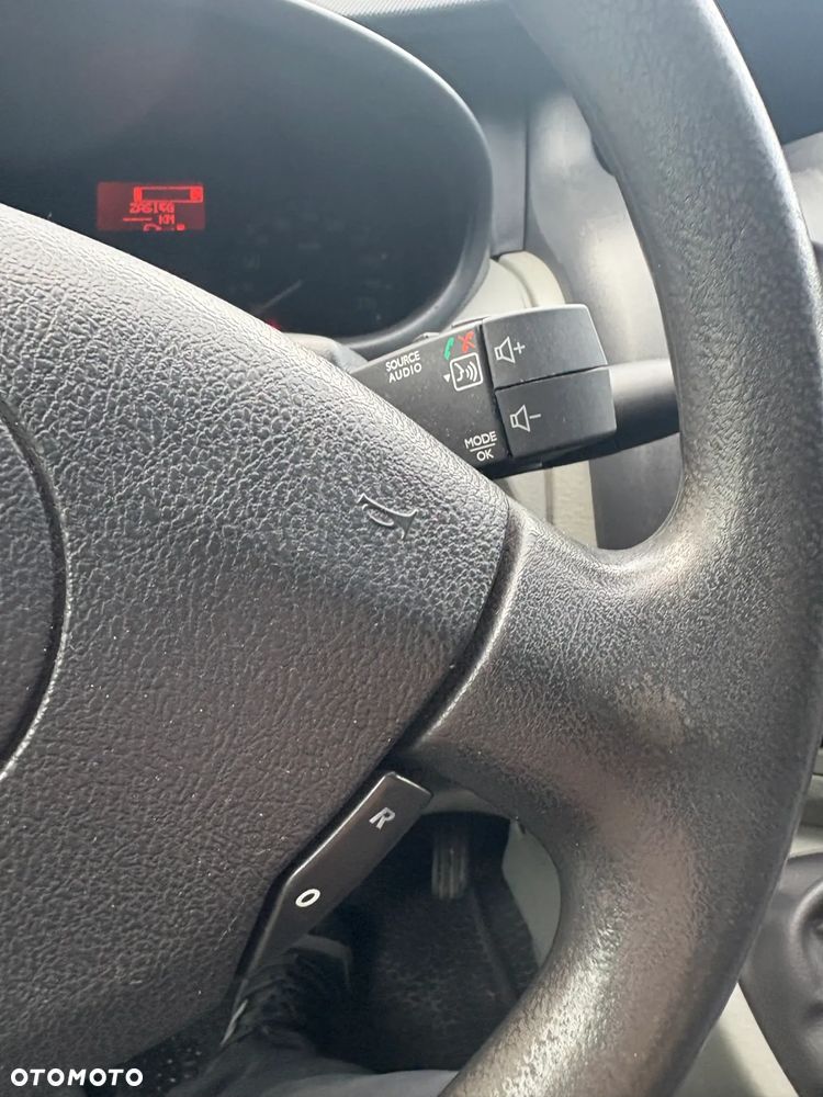 Renault Trafic - 18