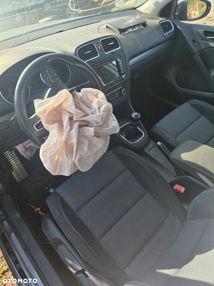Volkswagen Golf - 12