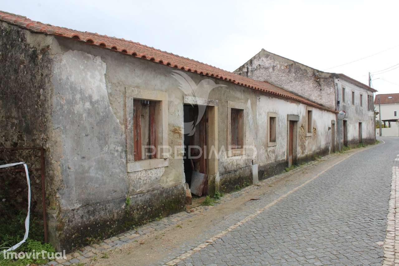 Excelente Negócio 2 Moradias e Cinco Mil Metros Urbanos - Grande imagem: 2/39