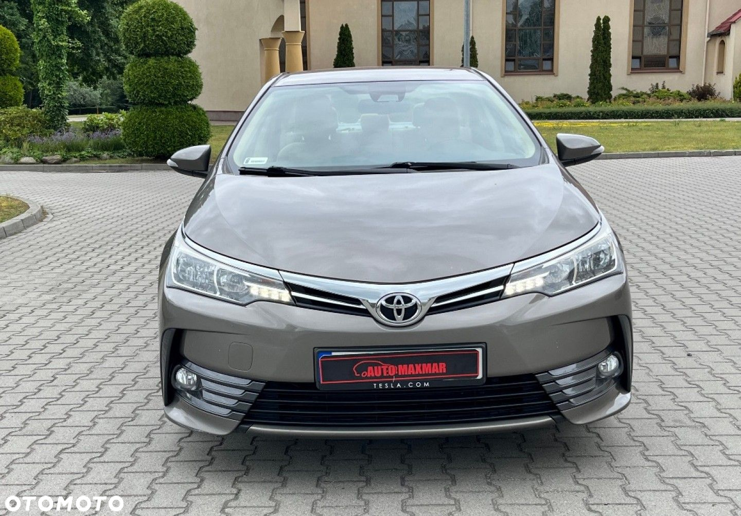 Toyota Corolla - 2