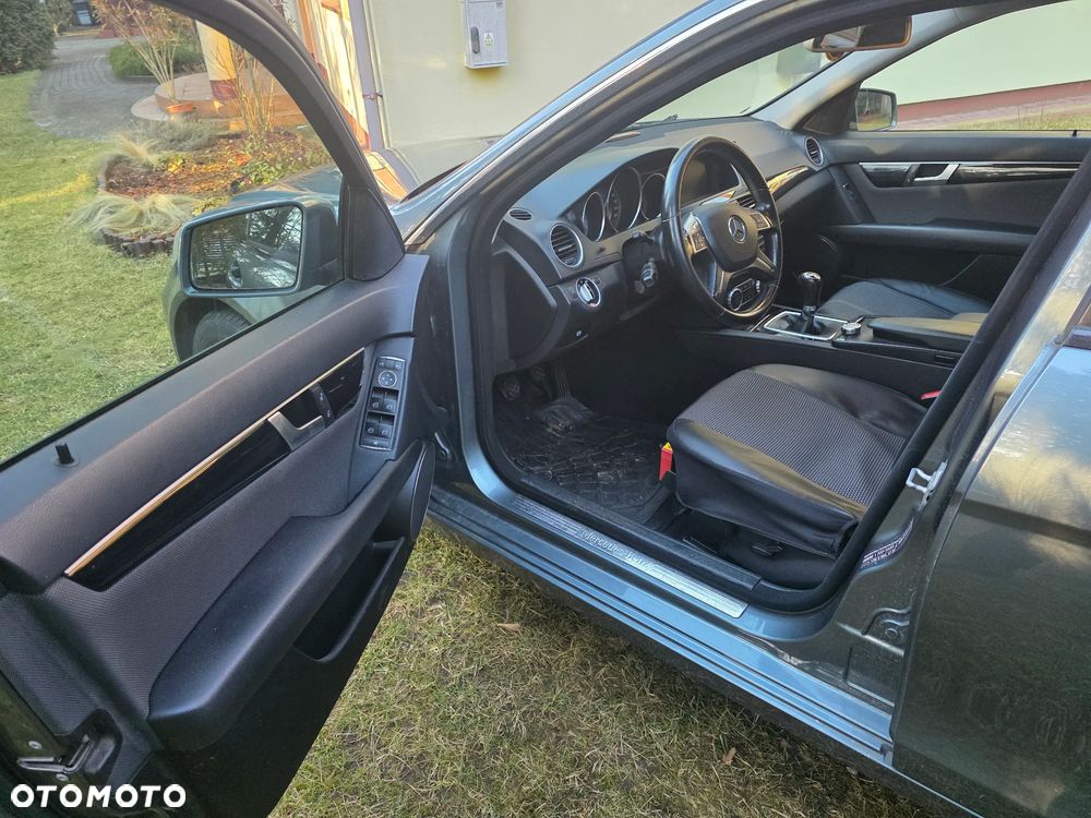 Mercedes-Benz Klasa C 200 CDI BlueEff Avantgarde - 10