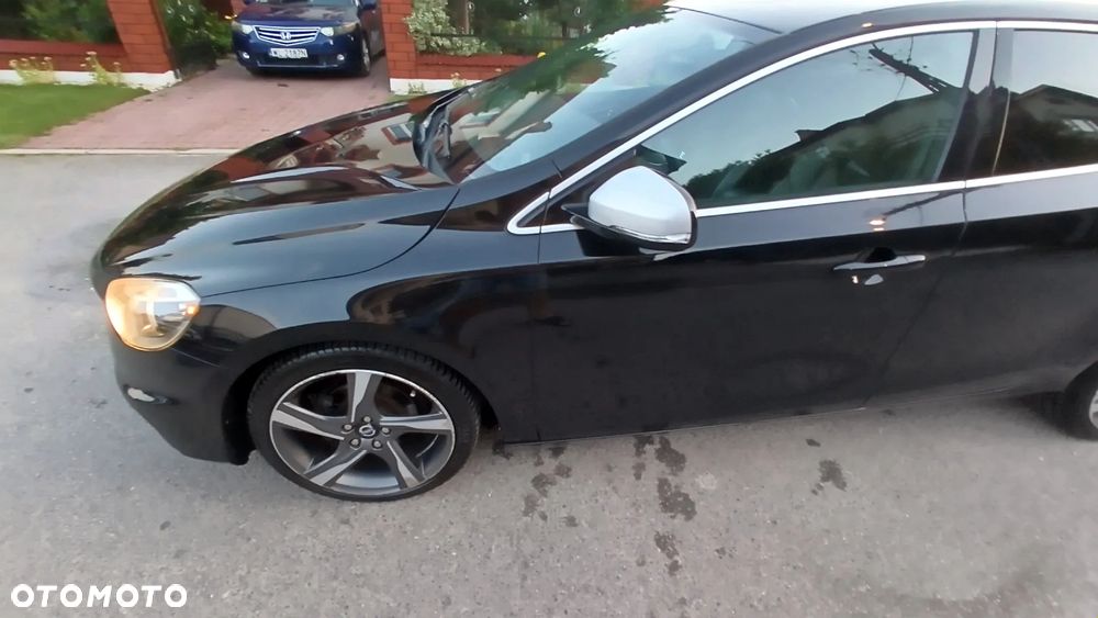 Volvo V40 D2 R-Design - 33