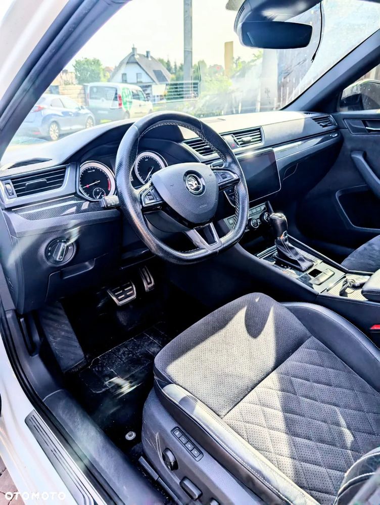 Skoda Superb 2.0 TDI Sportline DSG - 8