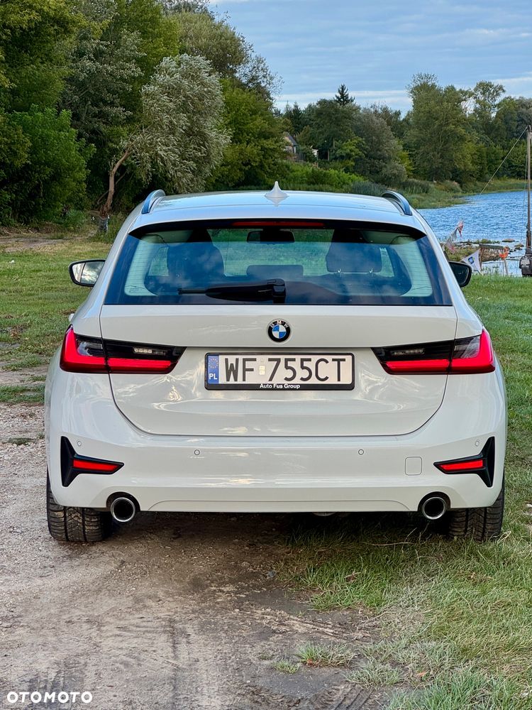 BMW Seria 3 320d xDrive mHEV - 3