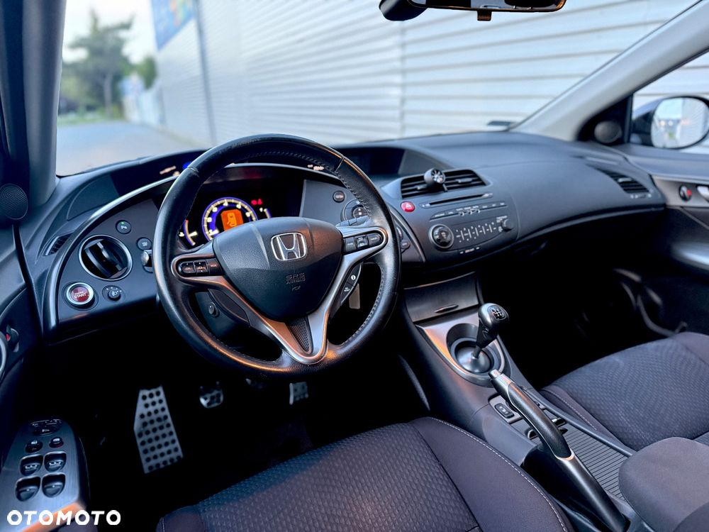 Honda Civic 1.8 Sport - 10