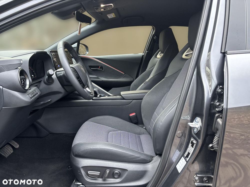 Toyota C-HR - 16
