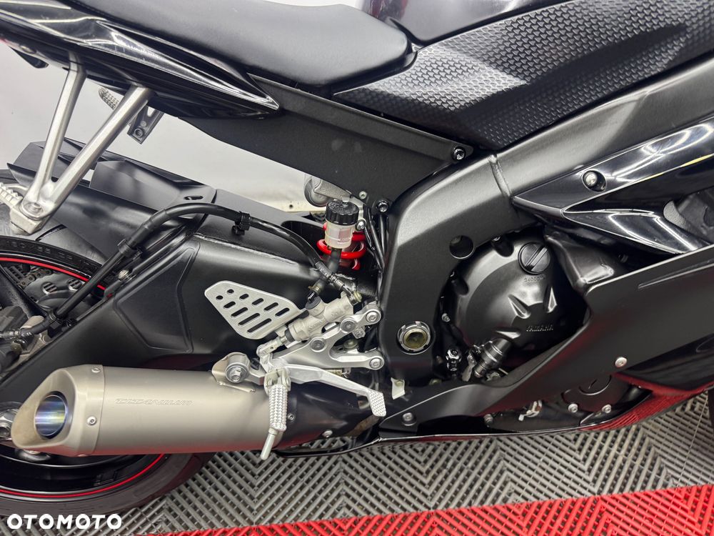 Yamaha R6 - 32