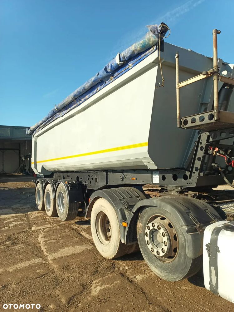 Schmitz Cargobull SKI 24 - 3