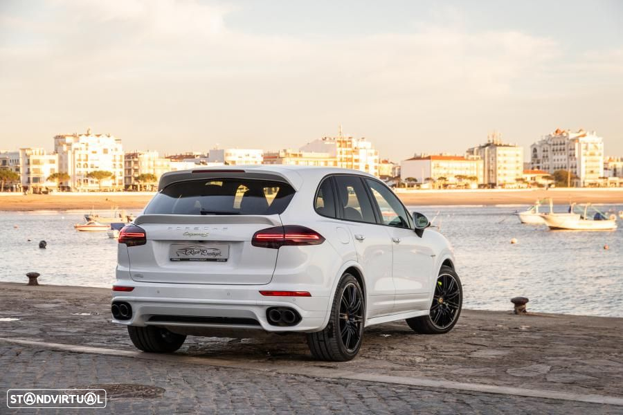 Porsche Cayenne S E-Hybrid - 6