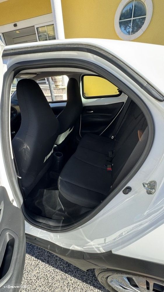 Toyota Aygo 1.0 X-Play Plus - 8
