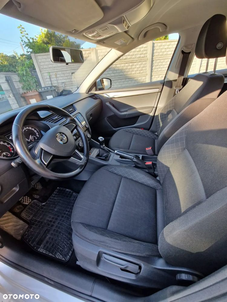 Skoda Octavia 1.6 TDI SCR Active - 9