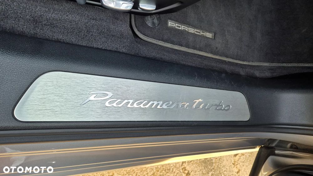Porsche Panamera Turbo GPF - 11