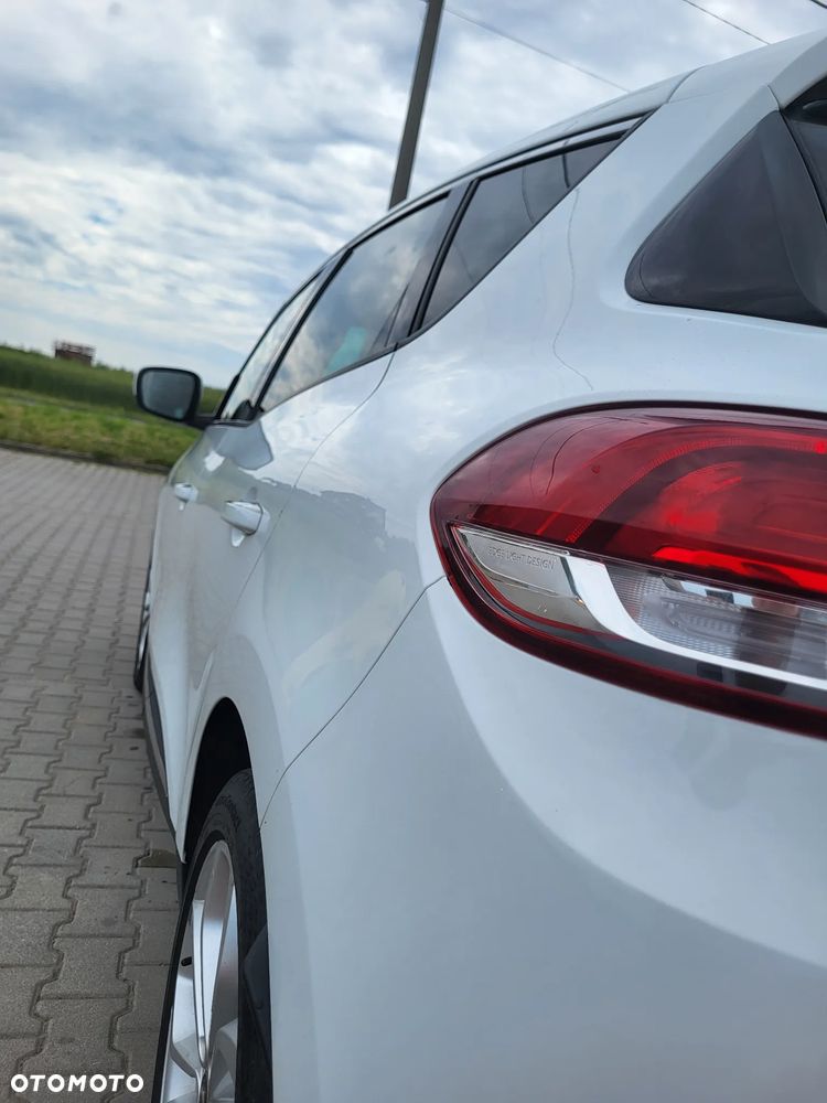 Renault Scenic - 10