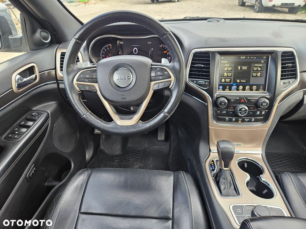 Jeep Grand Cherokee - 23