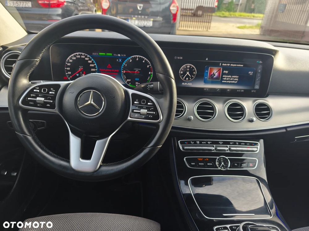 Mercedes-Benz Klasa E 300 de 9G-TRONIC Exclusive - 16