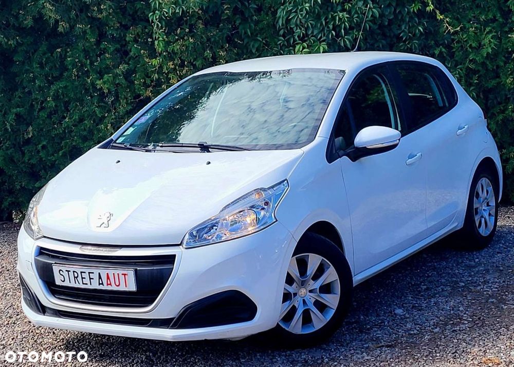 Peugeot 208 - 1