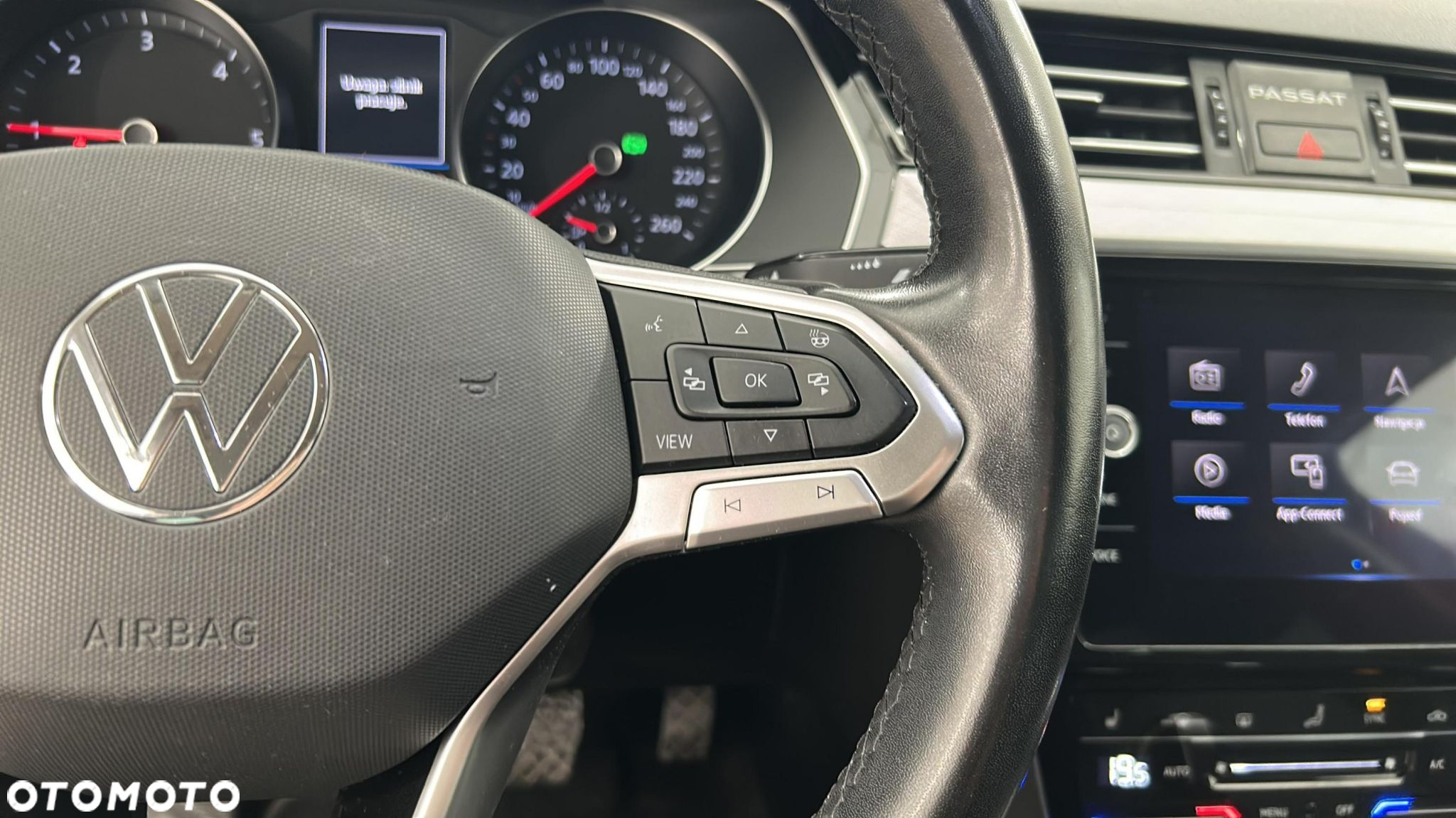 Volkswagen Passat - 22
